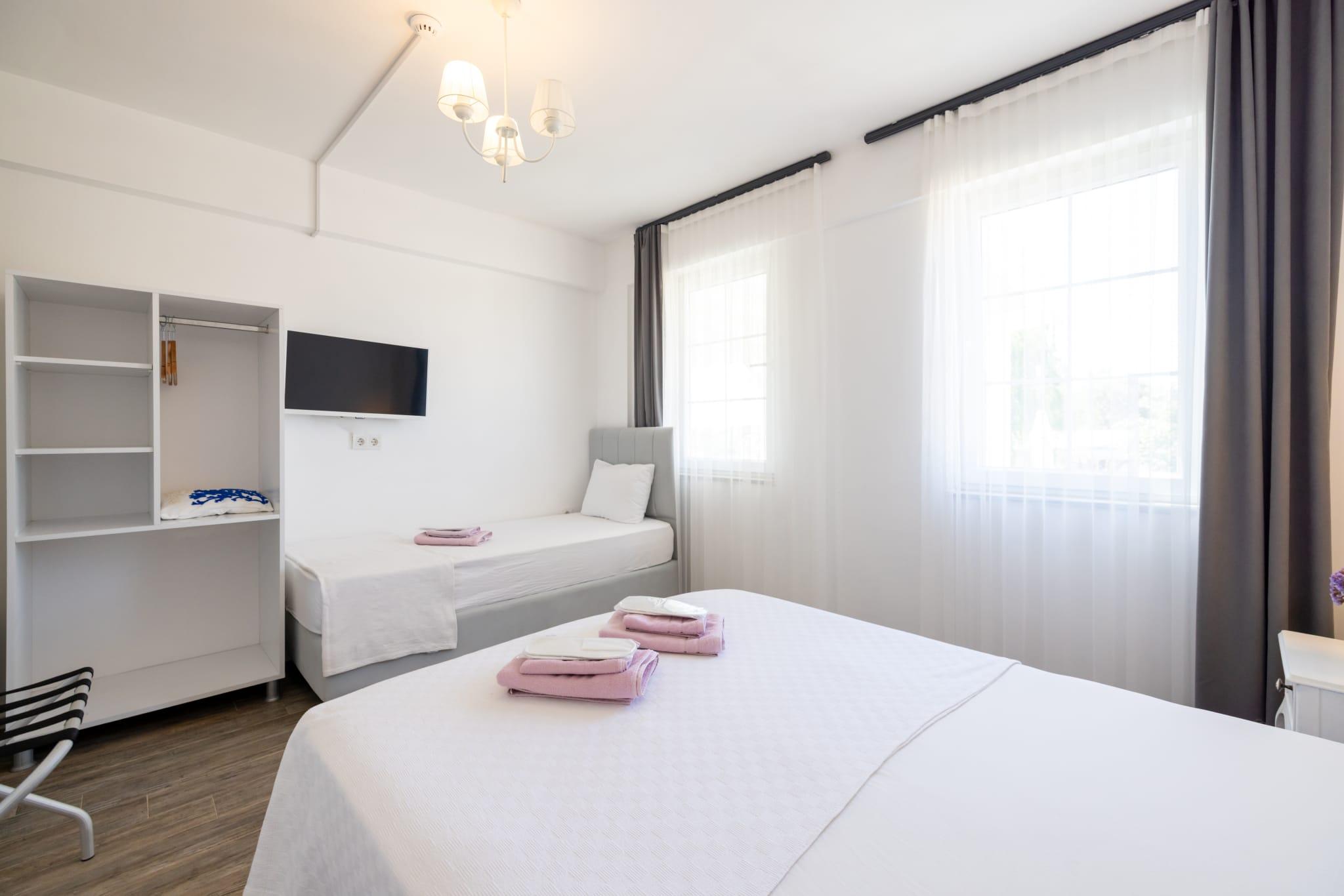 Giriş Kat Standart Oda (3-5 Kişilik)